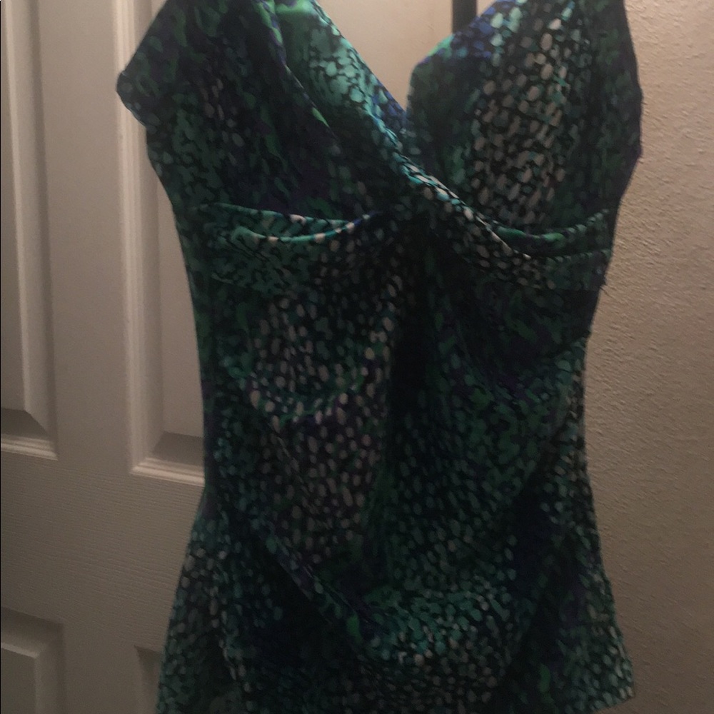 Swimsuit - Picture 3 of 8